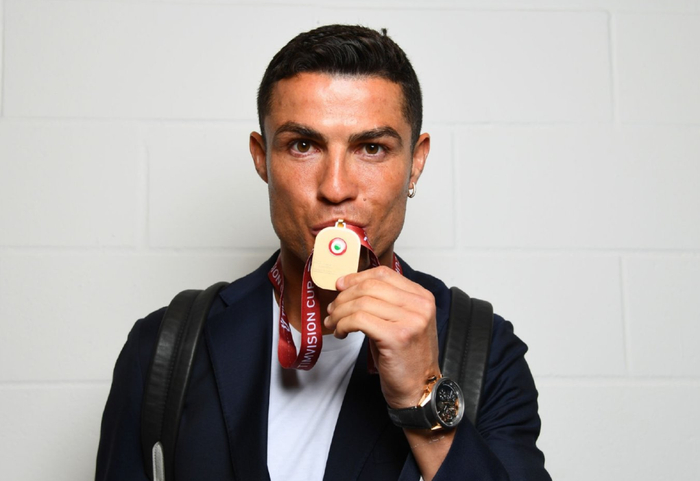 包含国际比赛日突围战来临，山东泰山围绕意大利杯更衣室发声，管理层满意，医务组通报恢复的词条-开云体育